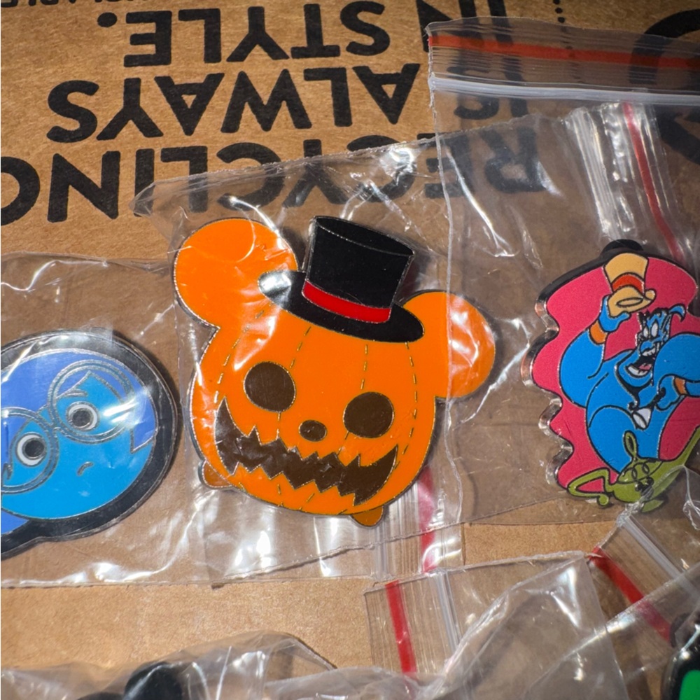 Disney Tsum Tsum Mystery Collection: Halloween 2017 Authentic Trading Pin